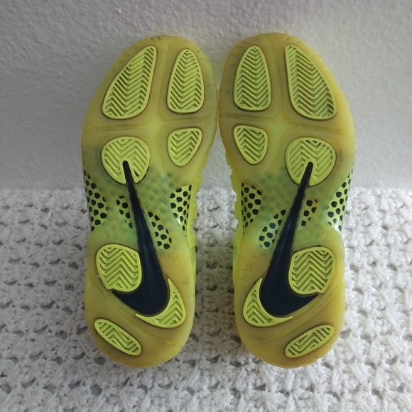 Nike Air Foamposite 'Volt' size 5y - Picture 11 of 11